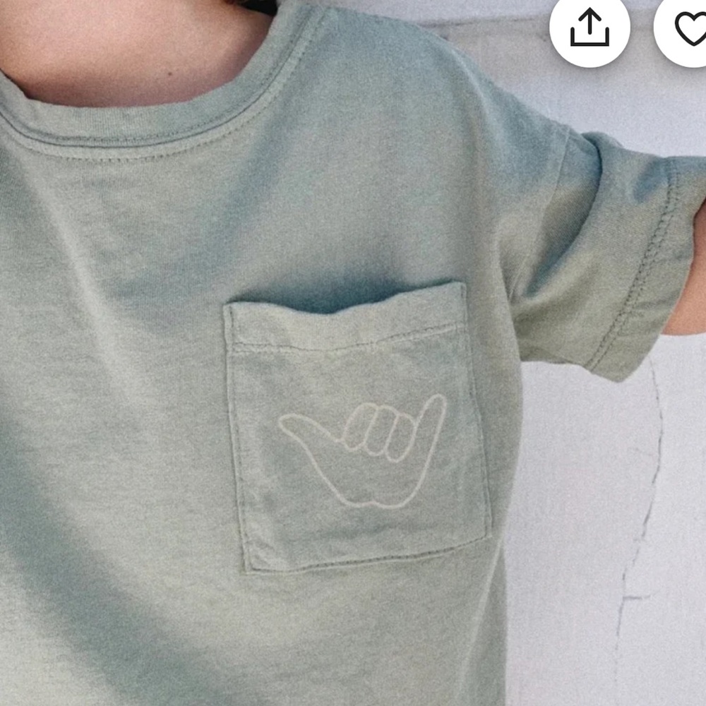 Shaka tee GENDER NEUTRAL